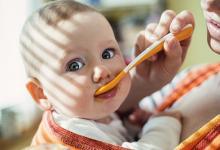 網上暗藏嬰幼兒送養平臺 成員昵稱標注