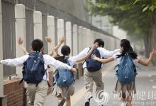 華人小學書包過重影響發育？馬來西亞教育部介入調查