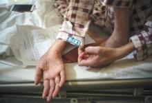 燕郊白血病人：醫(yī)院床位滿員 附近小區(qū)住上千患者