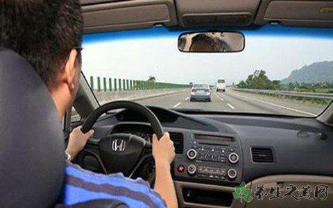 陜西定邊兩車相撞 安全駕駛要注意什么