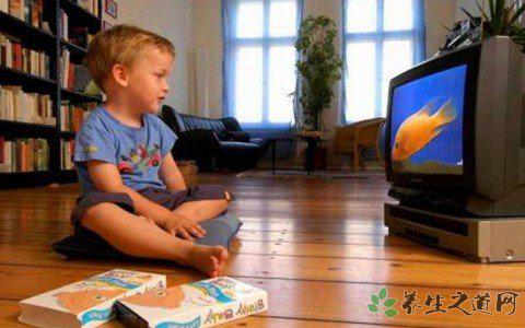 短袖哥勇救男童 孩子獨自在家注意事項