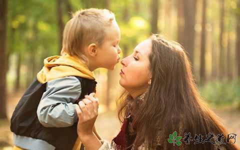短袖哥勇救男童 孩子獨自在家注意事項