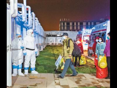 武漢雷神山醫院收治首批患者