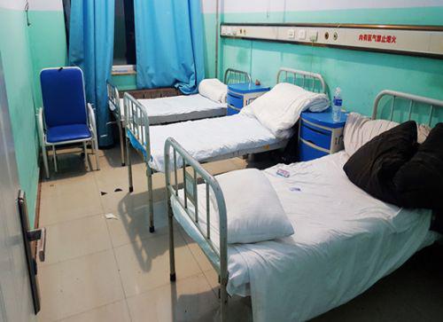 暗訪吉林省靖宇縣人民醫(yī)院 記者目睹一場病患空城計(jì)