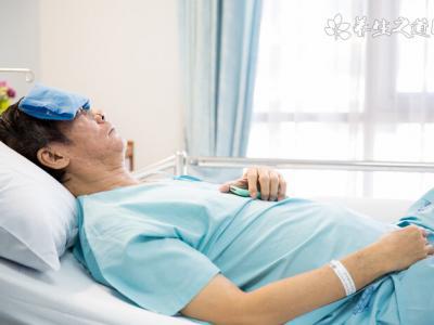 美國新冠肺炎超556萬例 秋冬季流感會(huì)抑制新冠病毒傳播嗎