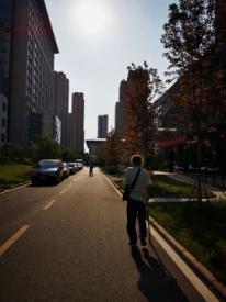 武漢“陪你看夕陽”老人重回故地：想念上海醫療隊的孩子們