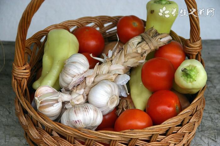 美國(guó)新冠肺炎超820萬例 吃大蒜能抑制新冠病毒嗎