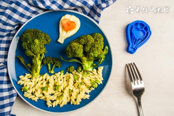 美國(guó)平均每33人就有1人確診新冠 飲食習(xí)慣會(huì)影響新冠死亡率嗎