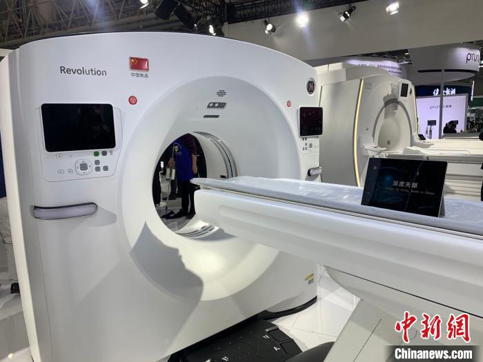 多種高精尖“防疫神器”亮相武漢健博會(huì)