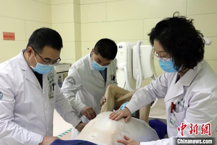 探訪中國首個碳離子癌癥治療中心：已達(dá)全球同等水平