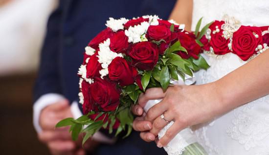 去領(lǐng)證不？3月14日多地婚姻登記窗口“為愛加班”