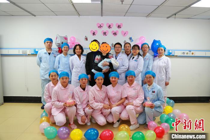 皮膚薄如紙體重780g 湖北一超早產兒經救治順利脫險