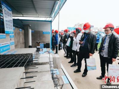 近500位醫衛界人士在武漢觀摩醫院智慧建造