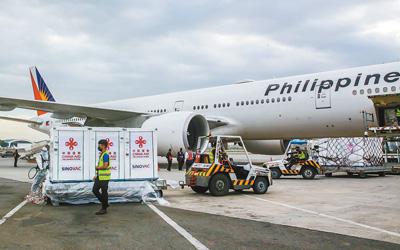 中國疫苗助力全球抗疫（患難見真情共同抗疫情）