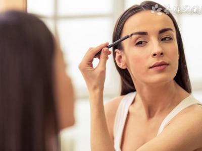 女子紋風水眉被紋成兩把大刀 紋眉對身體有什么危害