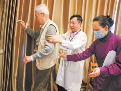 診室搬進養老院節假日也是工作日