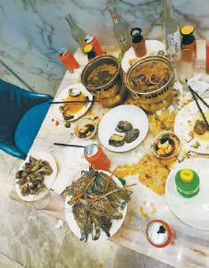 浪費食物可恥自助更應(yīng)光盤