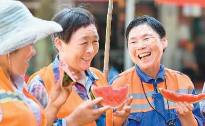 三伏天來了，小心中暑?。ń】抵蓖ㄜ嚕ǖ?1站））