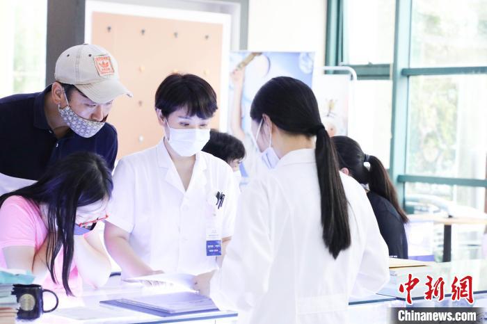 防控青少年近視 專家澄清誤區 勿擅自用藥