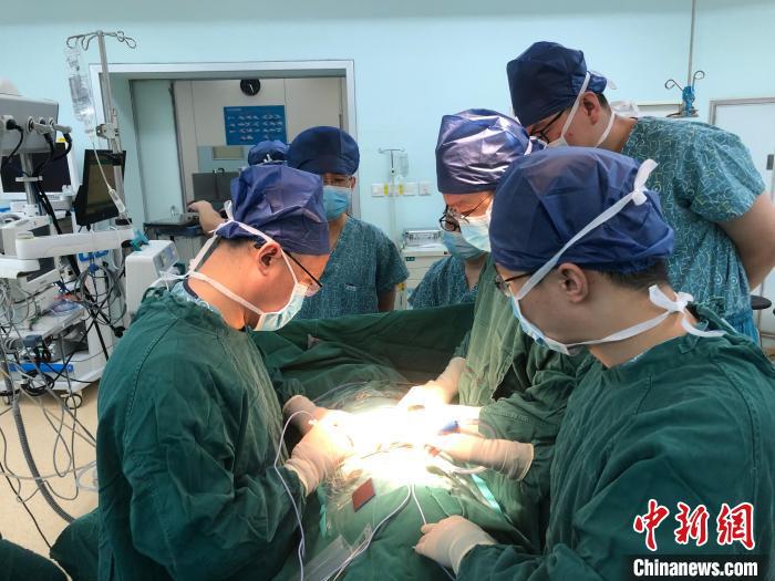 山西五旬母親捐腎救子 醫院進行跨血型腎移植