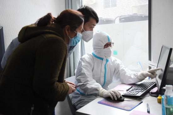 堅持人民至上，疫情下就醫有制度也有溫度