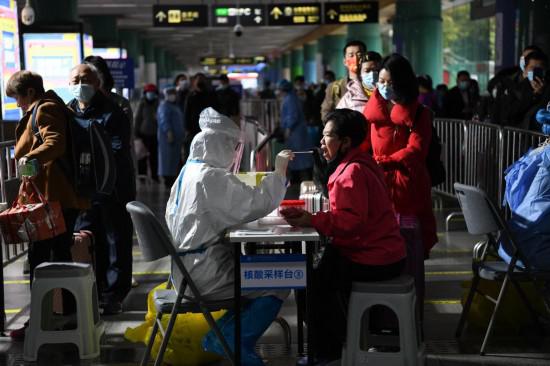 堅持人民至上，疫情下就醫有制度也有溫度