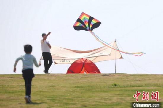 沒有太陽也會被曬傷？專家提醒警惕“云層增強效應”