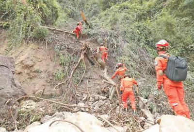 四川瀘定地震救災工作緊張有序進行