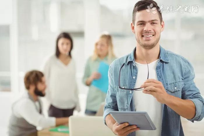 辦公室社交的五大技巧-易網<a href=http://m.henggaotouzi.com/ target=_blank class=infotextkey>健康養生</a>網 辦公室社交的五大技巧