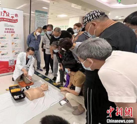 搶救心源性猝死患者專家：抓住“黃金4分鐘”十分重要