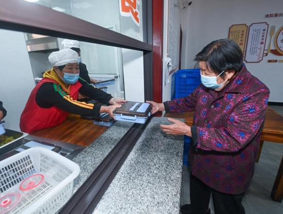 全力守護(hù)2.67億多老年人健康養(yǎng)老——2021年度國家老齡事業(yè)發(fā)展公報透視