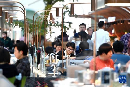 始終堅(jiān)持人民至上、生命至上——我國(guó)三年抗疫實(shí)踐系列述評(píng)之一