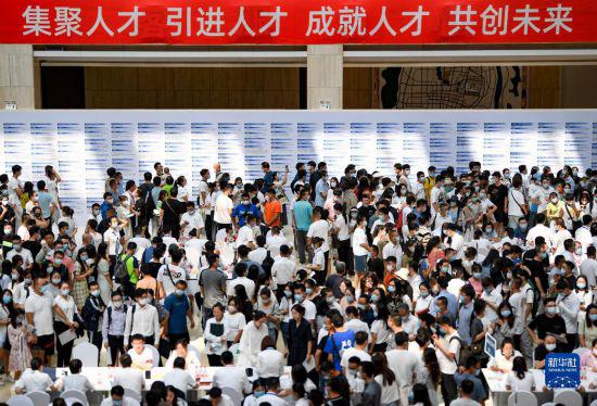 始終堅(jiān)持人民至上、生命至上——我國(guó)三年抗疫實(shí)踐系列述評(píng)之一