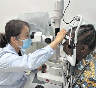 為增進世界人民健康福祉作出貢獻（中國援外醫療隊派遣60周年）