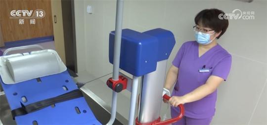 為完善老年健康體系 我國(guó)不斷探索醫(yī)養(yǎng)結(jié)合服務(wù)模式-易網(wǎng)<a href=http://m.henggaotouzi.com/ target=_blank class=infotextkey>健康養(yǎng)生</a>網(wǎng) 為完善老年健康體系 我國(guó)不斷探索醫(yī)養(yǎng)結(jié)合服務(wù)模式