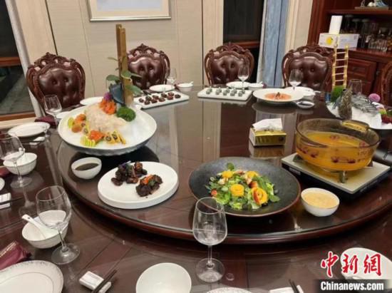 “食”在春節:私廚上門受熱捧 訂單排至3月-易網健康<a href=http://m.henggaotouzi.com/jkys/ target=_blank class=infotextkey>養生</a>網 “食”在春節:私廚上門受熱捧 訂單排至3月