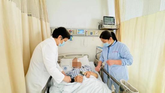 “無陪護”病房能否避免“一人生病全家忙”？