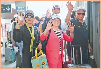 銀發旅游，如何適老又悅老？（深閱讀·文旅新觀察）