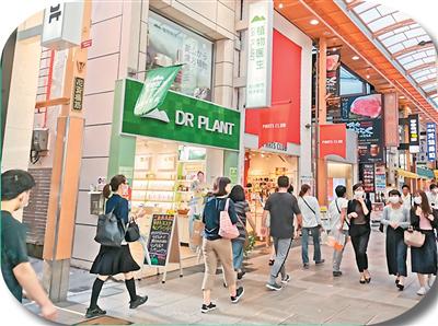 國貨美妝“出海” 扮靚“顏值經(jīng)濟(jì)”