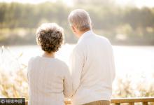 頭發變白原來是這里出了毛病，什么方法能黑回去