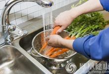洗菜時加點它，臟東西自己跑出來！