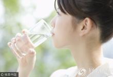 這樣喝水疾病最愛纏著你！1類水晨起千萬別喝