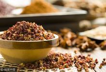 用花椒泡腳80歲依然滿頭黑發，還能抗衰老