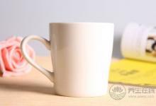 保護身體健康，少用4種杯子喝水