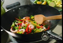 炒菜用味精好還是雞精好？