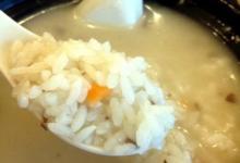 湯泡飯傷胃粥養胃 為何差別這么大