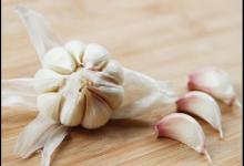 大蒜發(fā)芽還能吃嗎?食用后竟會(huì)產(chǎn)生這些意想不到的現(xiàn)象