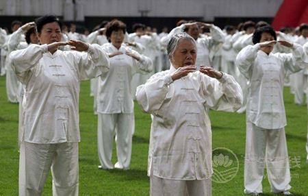 如何排除雜念 太極養(yǎng)生八卦掌安定心神