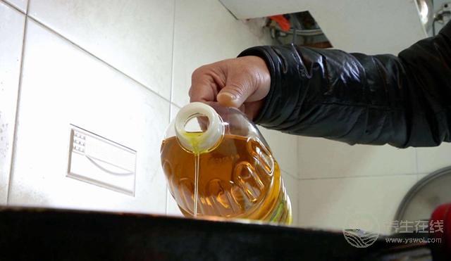 這兩類食物很毒，最容易導致肝癌，很多人還不注意