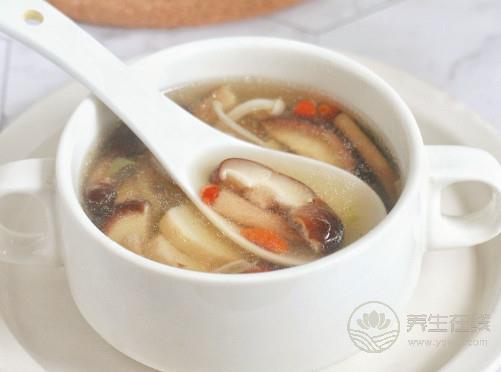 不放肉也很鮮的湯有哪些枸杞雜菇湯的做法 不放肉也很鮮的湯有哪些枸杞雜菇湯的做法